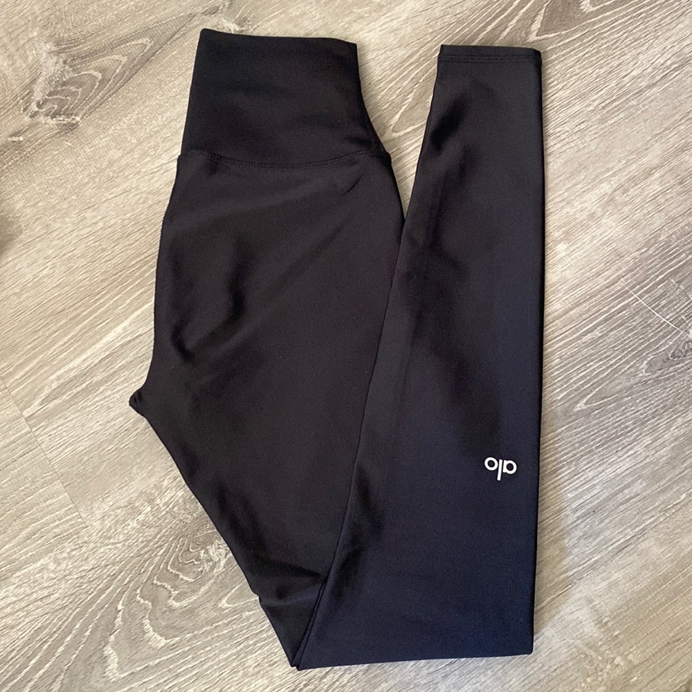 Alo Yoga High Waisted Airlift Legging